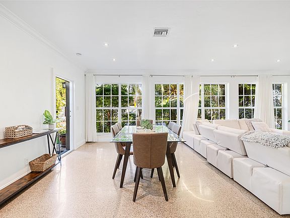 3rd image of 400 N 13th Avenue