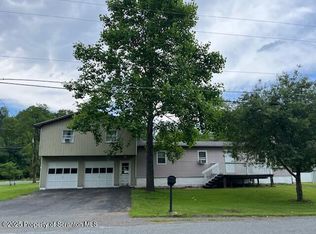 501 Lake Spangenberg Rd, Jefferson Township, PA 18436