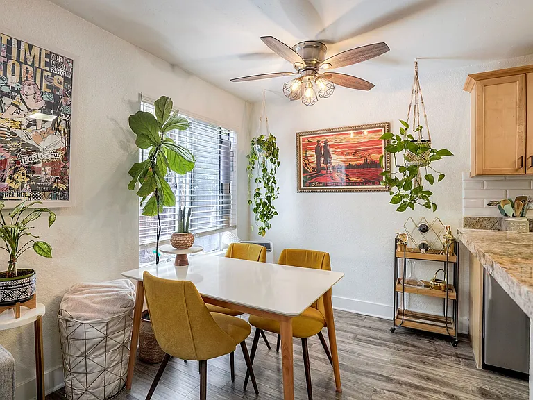 4075 Marlborough Ave — Photo 9