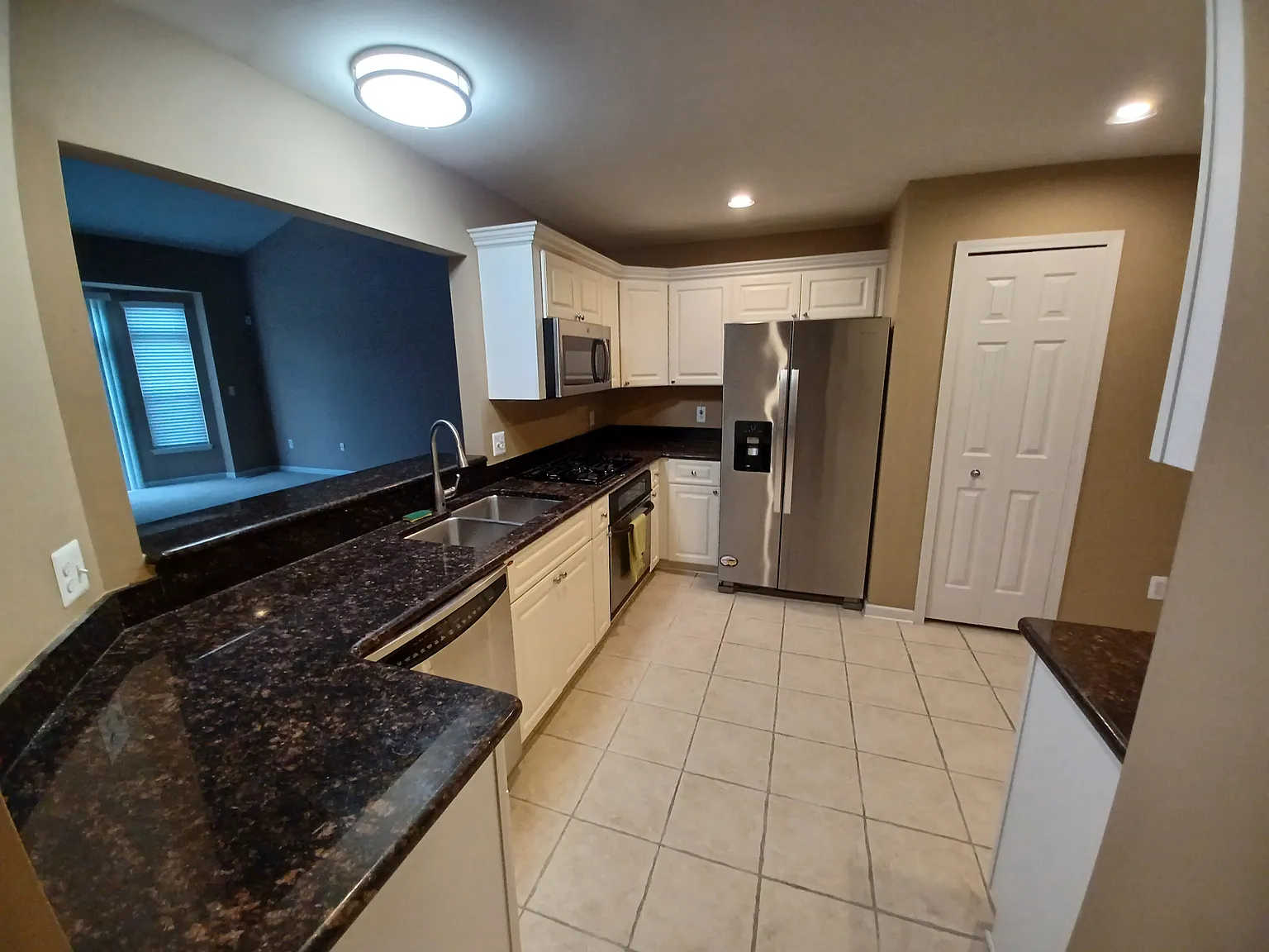 2 bed, 1717 sqft, $2,200 — Photo 3