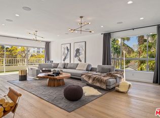 440 N Oakhurst Dr APT 301, Beverly Hills, CA 90210