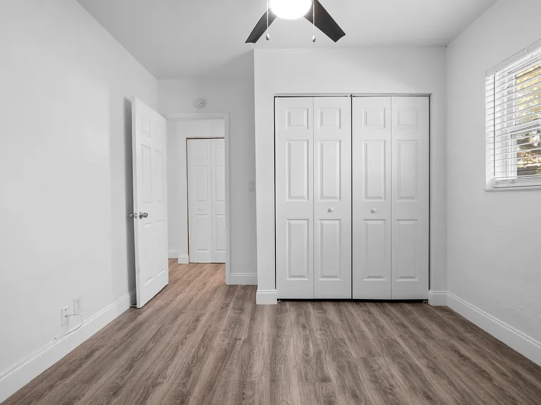 1100 NE 11th Ave #4 — Photo 11