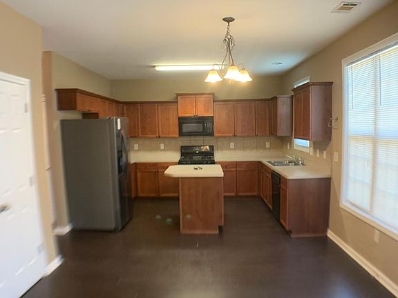 3rd image of 3837 Bald Eagle Dr