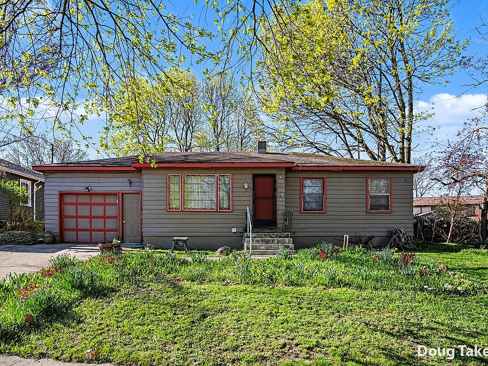 1st image of 402 Shirley St NE