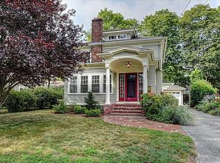 17 Woburn Rd, Rumford, RI 02916