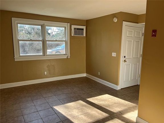 5th image of 62 Oak St #4B