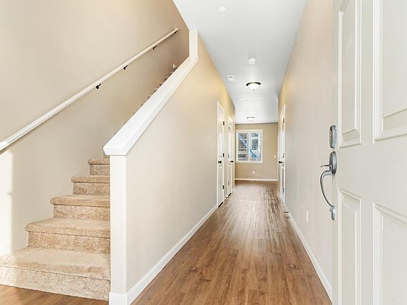 4th image of 7665 NE 31st Cir