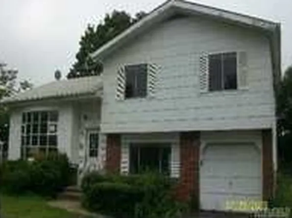 78 Cone Ave, Central Islip, NY 11722