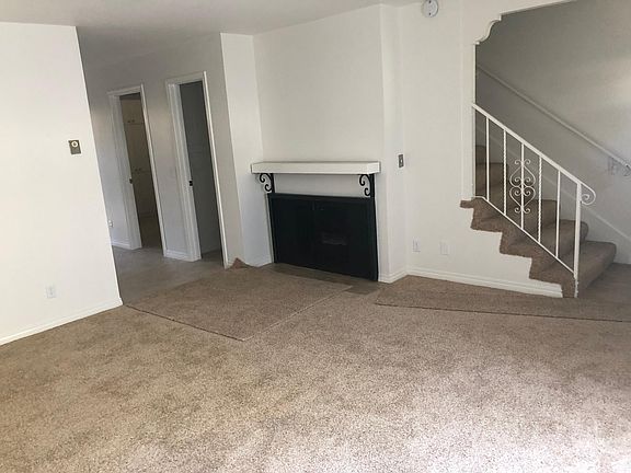 3rd image of 901 Peninsula St APT 12