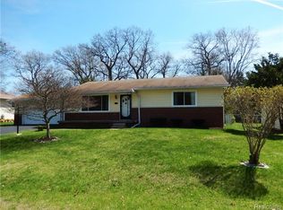 1251 Mallow St, Wolverine Lake, MI 48390