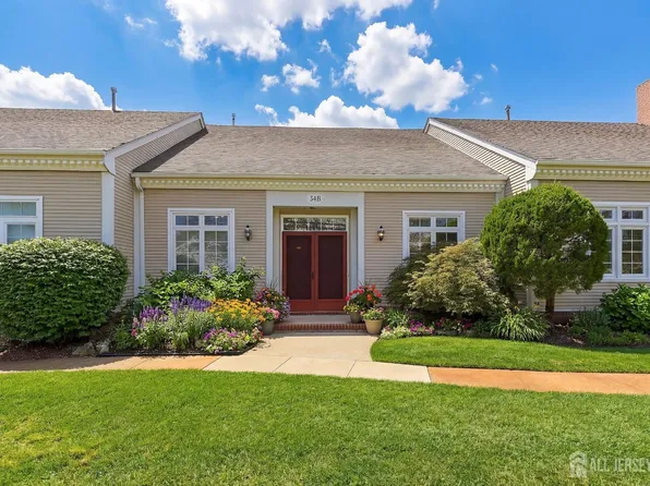 34 Rutland Ln #B, Monroe Township, NJ 08831