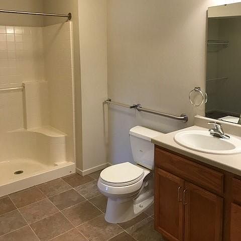 2nd image of 4846 Hawthorne Rd APT 220