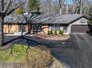 11590 W Elmwood Pl, Deerfield, IL 60015