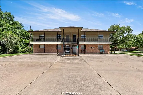 609 Wades Way Photo 1