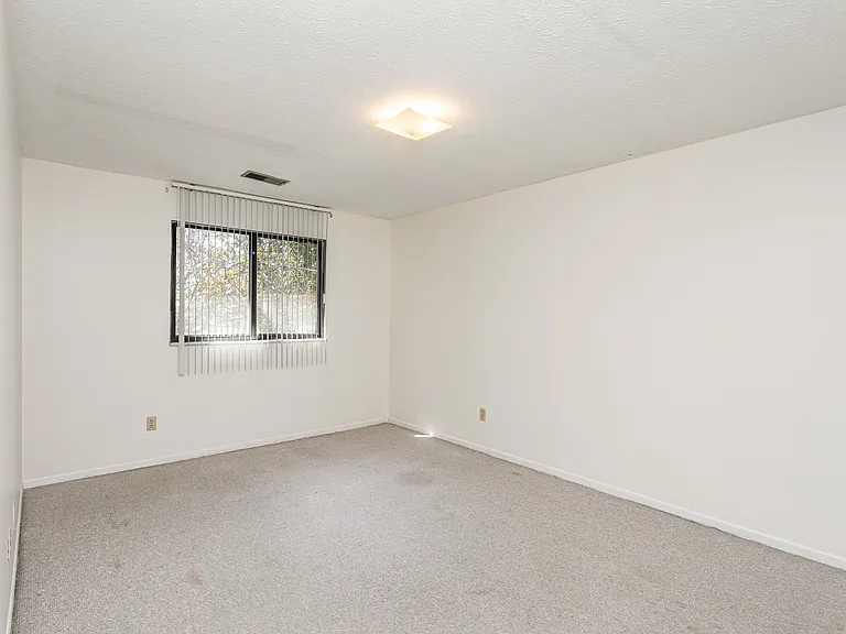 518 Riddle Rd #12 — Photo 8