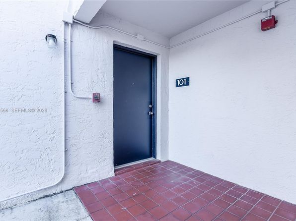 6795 SW 132nd Ave APT 101