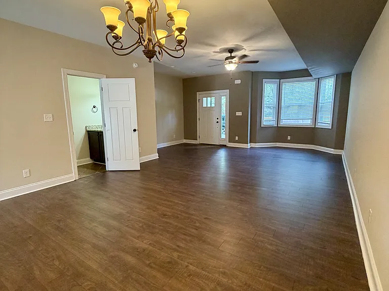 124 Capital St — Photo 9