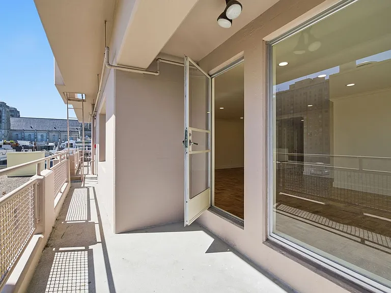 1310 Jones Street — Photo 125