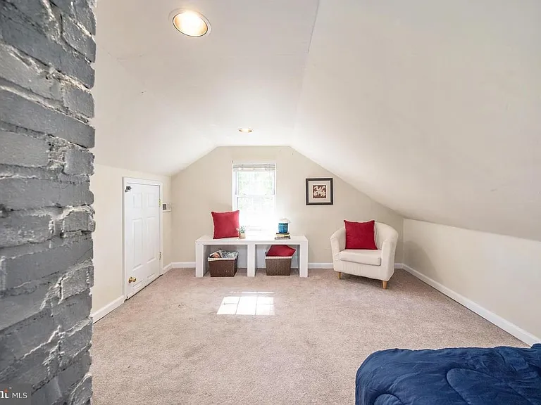 7019 Signal Hill Rd — Photo 34