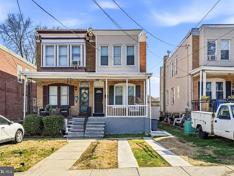 11 E Atlantic Ave — Photo 1