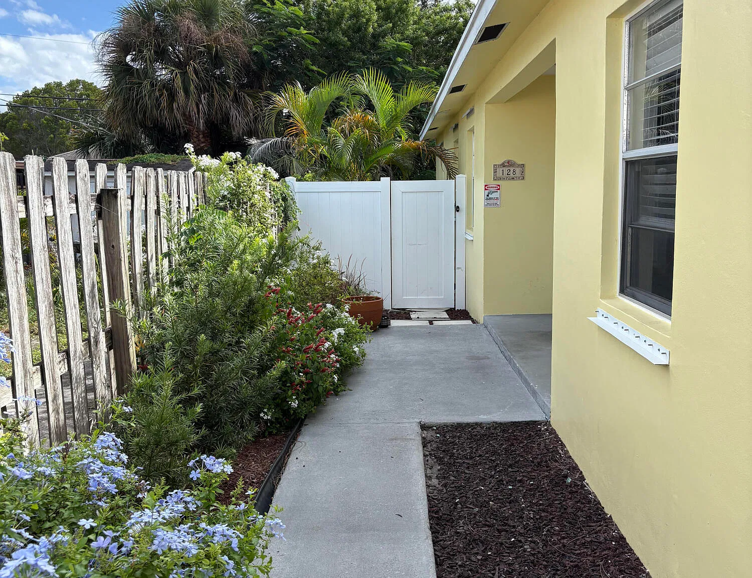 2 bed, 1.0 bath, 1026 sqft, $1,950 — Photo 1