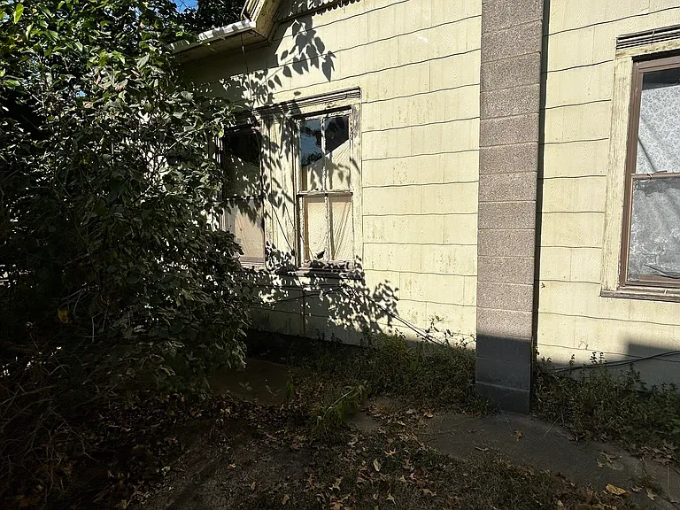 304 N Spruce St — Photo 36