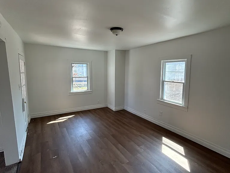 938 Union St — Photo 6