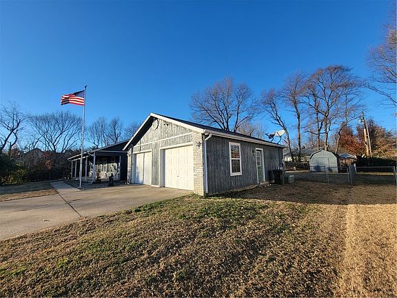 4th image of 2680 E Holmes Dr