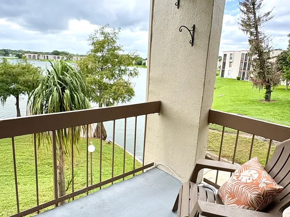 550 Orange Dr APT 3, Altamonte Springs, FL 32701