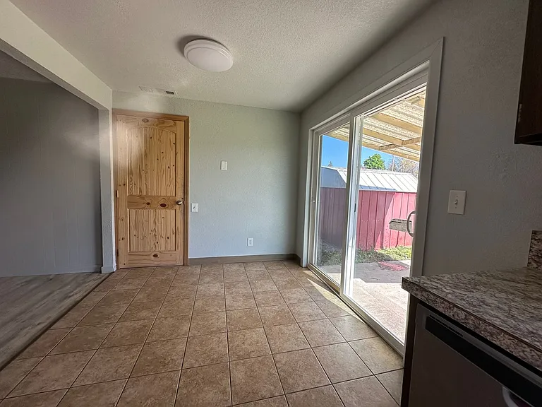 6209 Onyx Ave — Photo 6