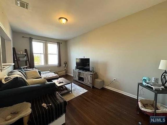 4th image of 114-116 Washington Ave APT 6