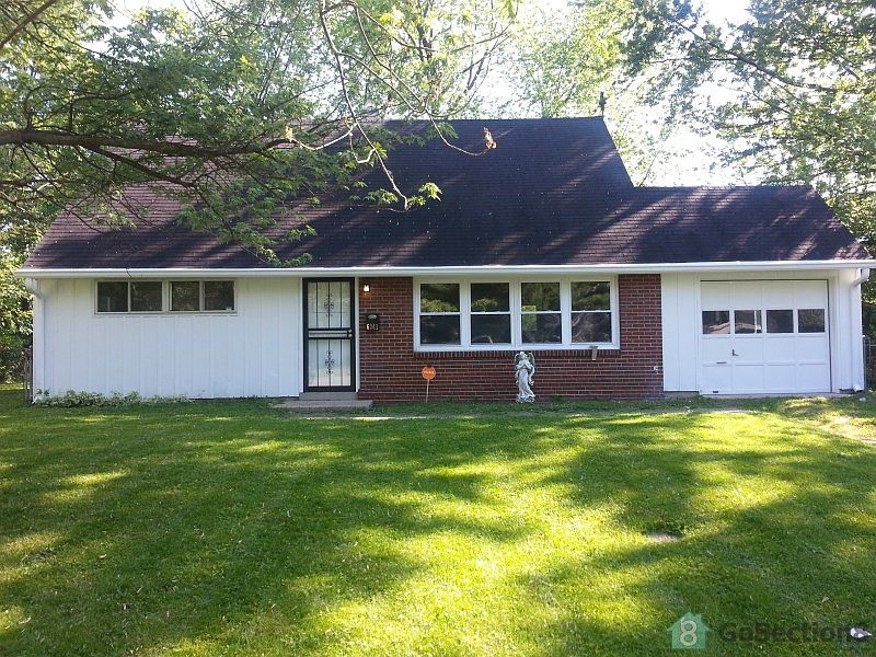 1st image of 6041 E 39th St