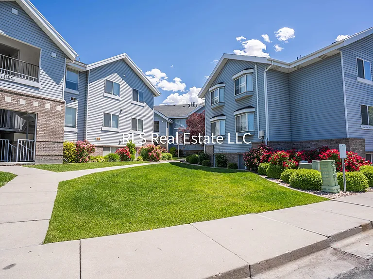 1541 N Riverside Ave #15 — Photo 19
