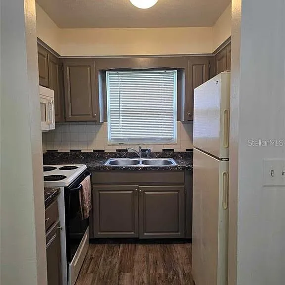 1414 E 108th Ave — Photo 8