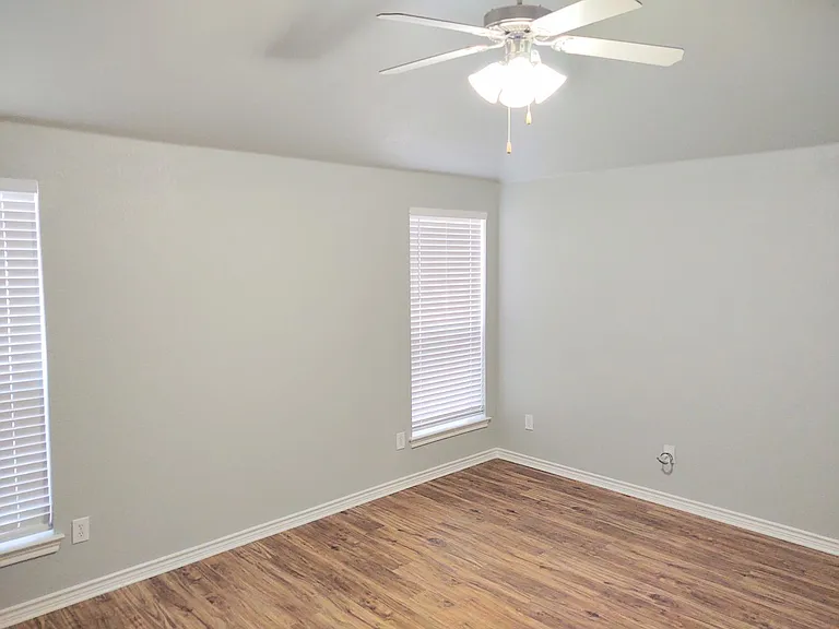 3024 Lake Side Dr — Photo 6