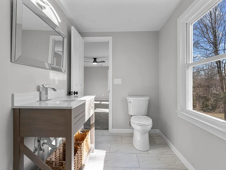 40 Harkness Dr — Photo 23
