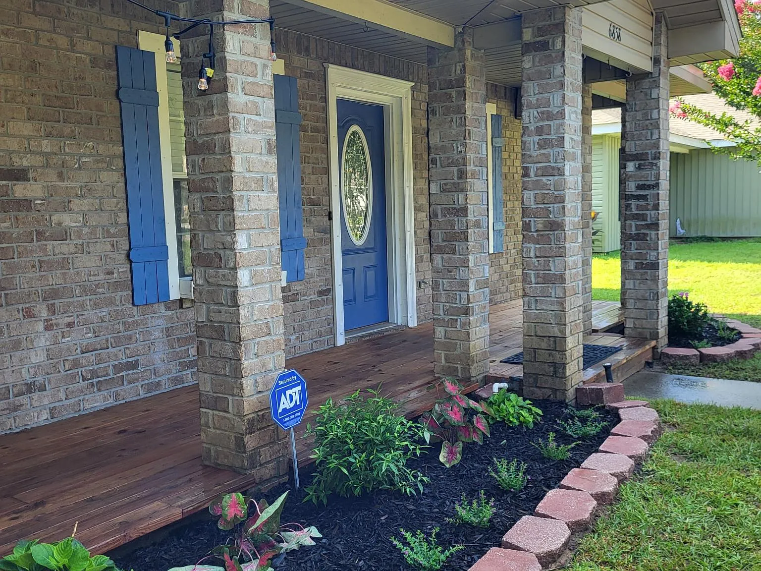 2 bed, 1050 sqft, $1,300 — Photo 2