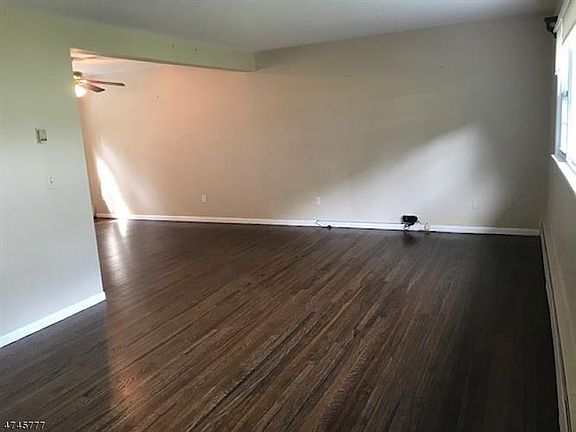 3rd image of 55 Park Ter
