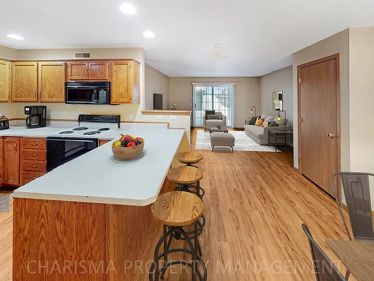 Teakwood Apartments — Photo 29