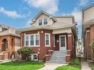 5527 W Cornelia Ave, Chicago, IL 60641