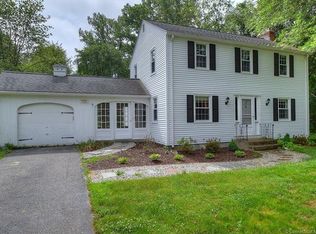 12 Pilgrim Dr, Windsor, CT 06095
