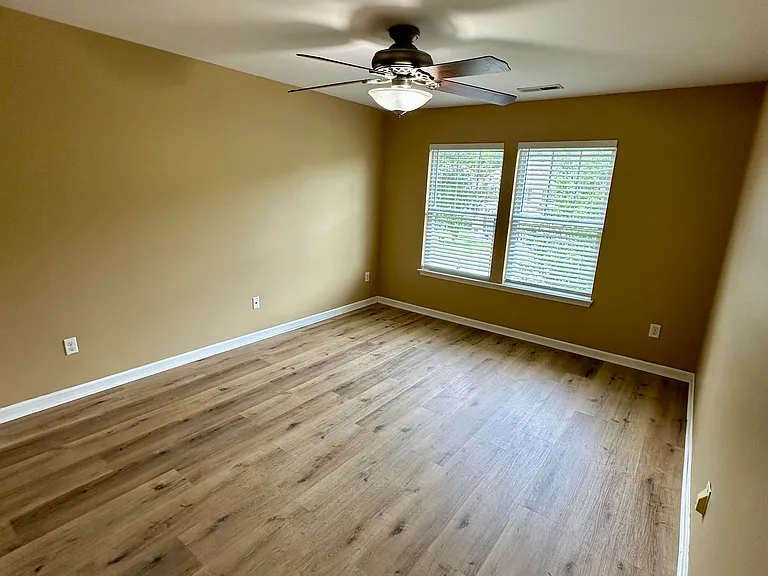 15713 Lakepoint Forest Dr — Photo 19
