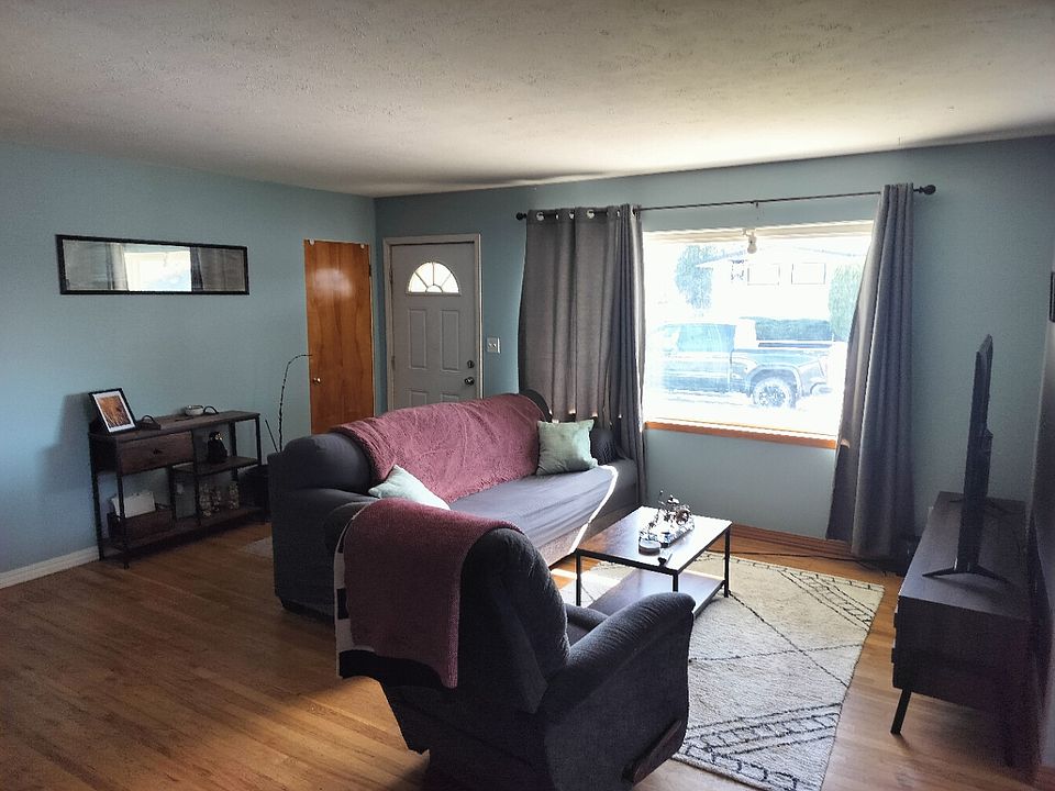 2nd image of 1125 Maple Dr #D