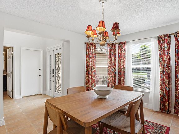 5th image of 10509 Plainview Circle