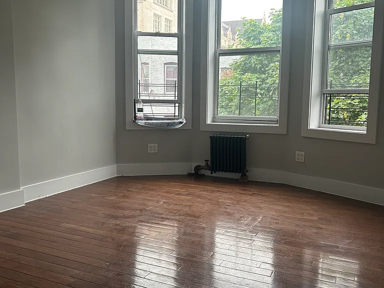 Forest Ave — Photo 1
