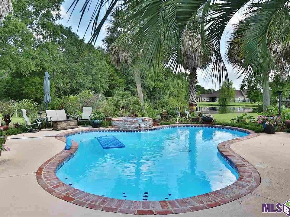 1st image of 38154 W Lakeview Dr