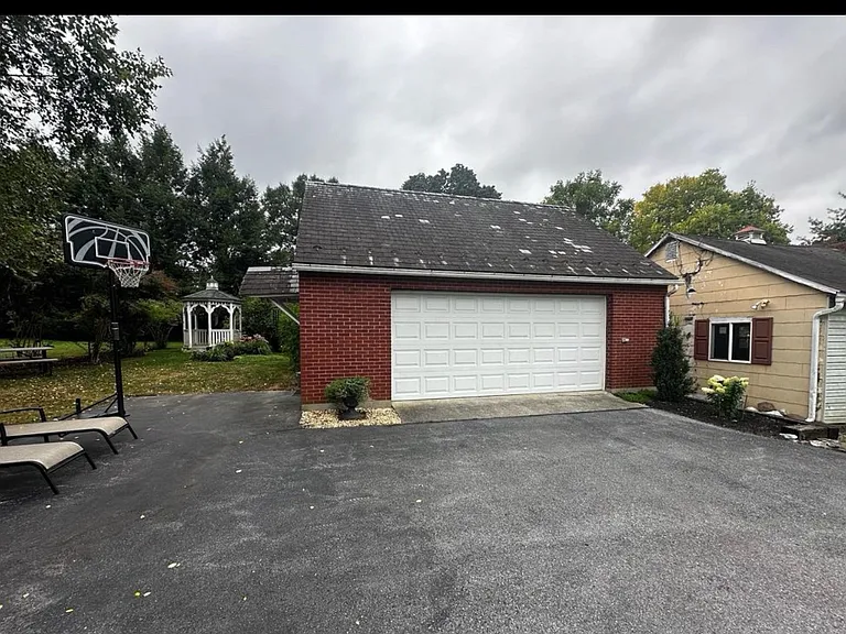 716 Fishburn Rd — Photo 4