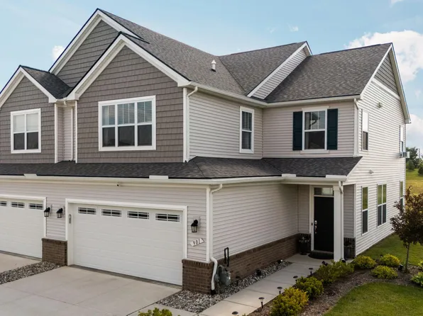 901 Salt Springs Dr, Saline, MI 48176