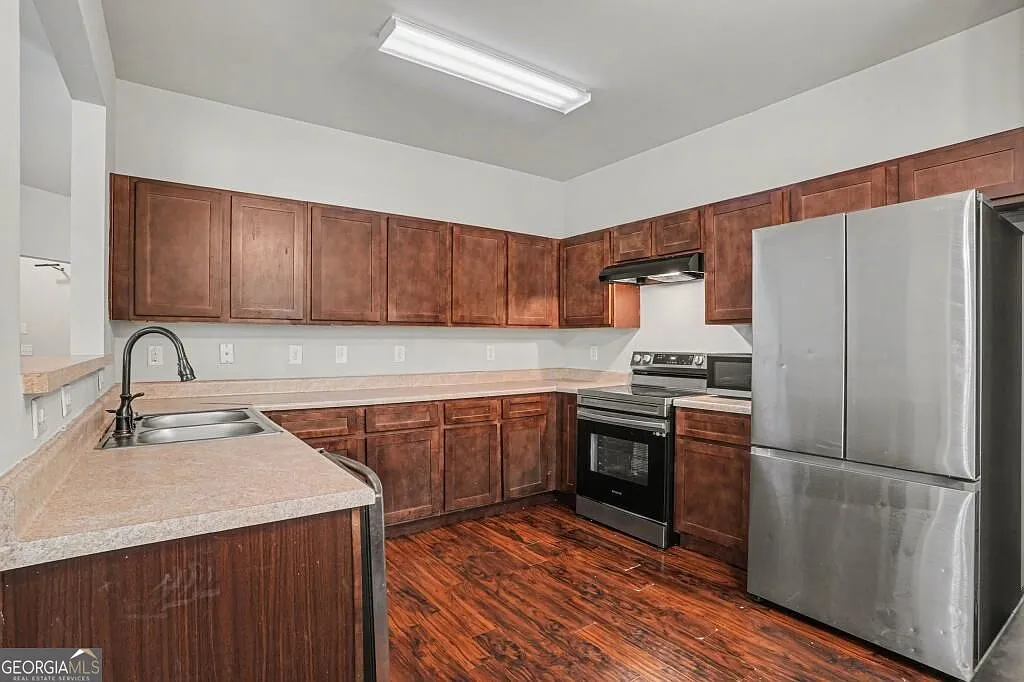 4 bed, 2.5 bath, $2,375 — Photo 4