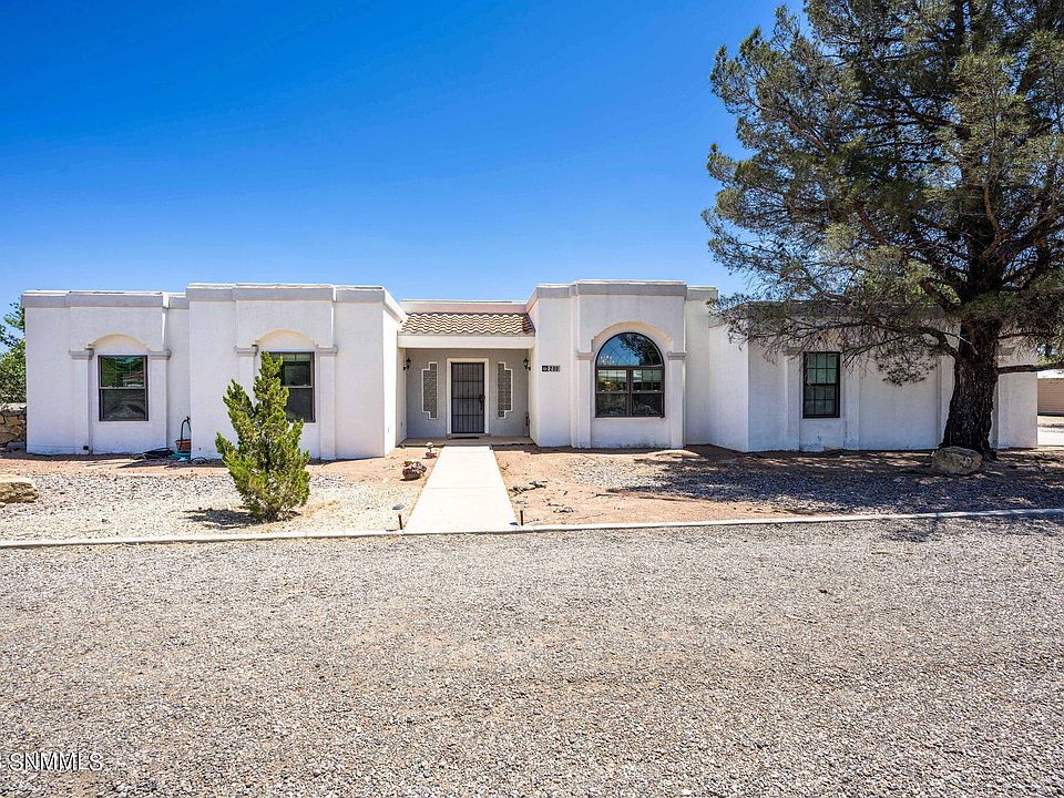 1st image of 230 Horseshoe Cir